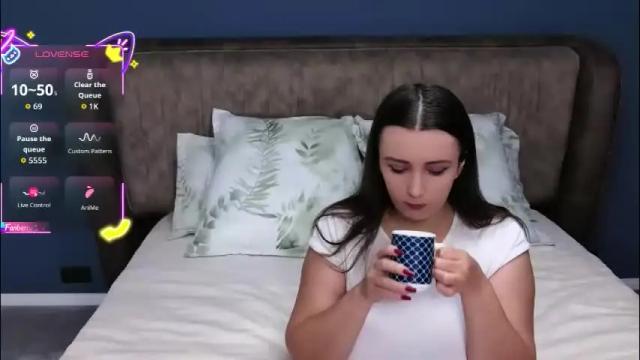 Image 2 of mollygreens Stream on Chaturbate on 2 months ago
