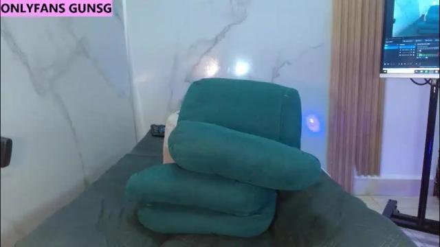 Image 10 of mollyguns Stream on Chaturbate on 1 month ago