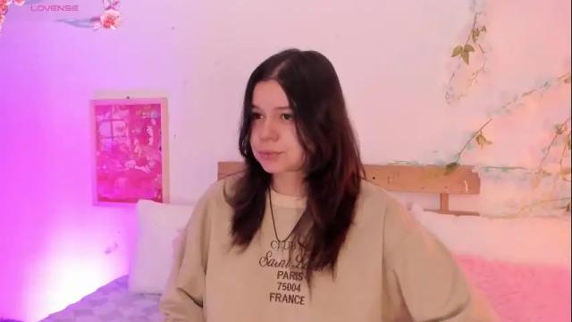 Image 10 of mollylewis18 Stream on Chaturbate on 1 month ago