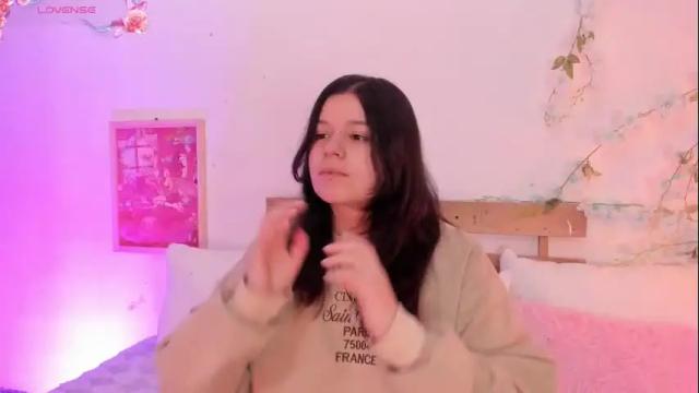 Image 8 of mollylewis18 Stream on Chaturbate on 1 month ago