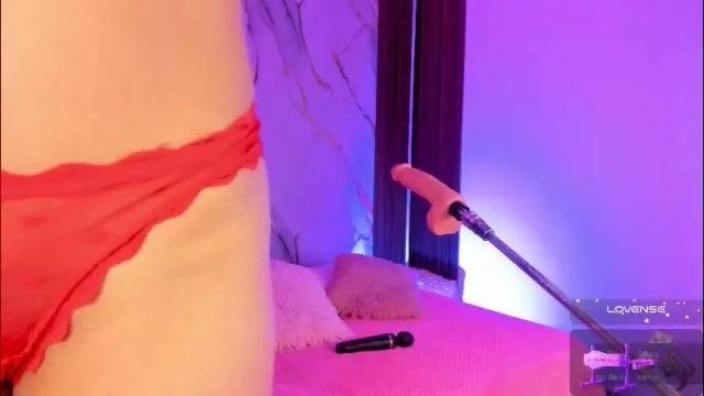 Image 4 of mollylewis18 Stream on Chaturbate on 19 days ago