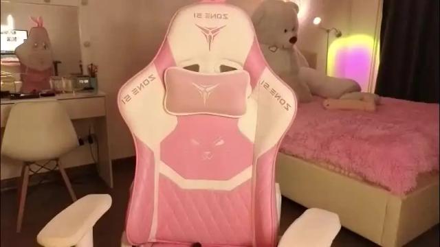 Image 2 of mollymurrrr Stream on Chaturbate on 1 day ago