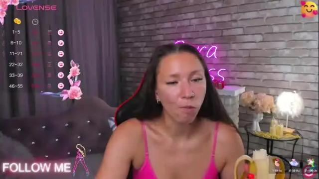 Image 4 of mollynay Stream on Chaturbate on 13 days ago