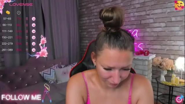 Image 6 of mollynay Stream on Chaturbate on 5 days ago