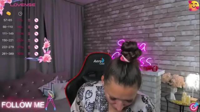 Image 8 of mollynay Stream on Chaturbate on 4 days ago