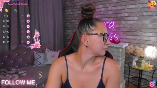 Image 12 of mollynay Stream on Chaturbate on 2 months ago