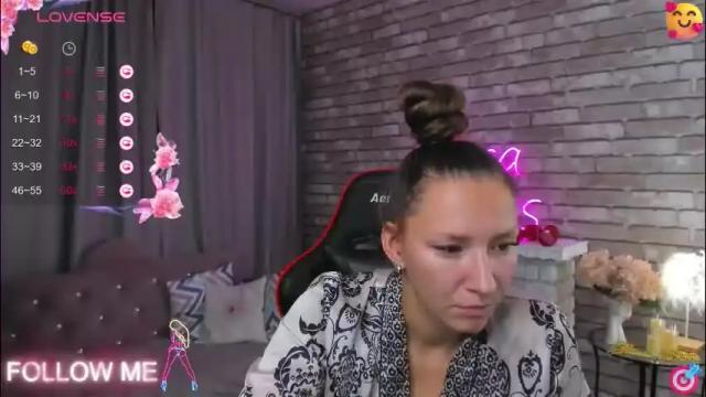 Image 3 of mollynay Stream on Chaturbate on 2 months ago