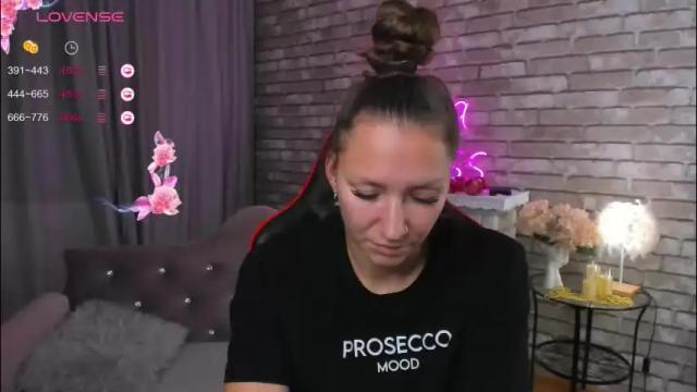 Image 12 of mollynay Stream on Chaturbate on 1 month ago