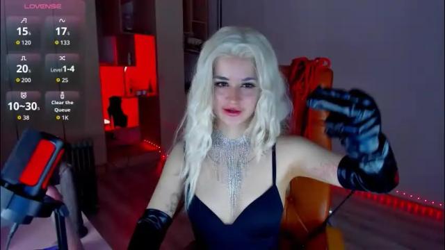 Image 3 of mollyposh Stream on Chaturbate on 1 month ago