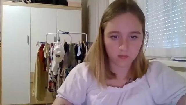 Image 11 of mollywinters_ Stream on Chaturbate on 6 months ago