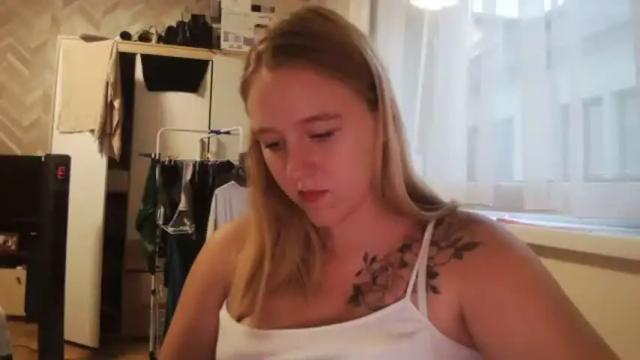 Image 6 of mollywinters_ Stream on Chaturbate on 3 months ago