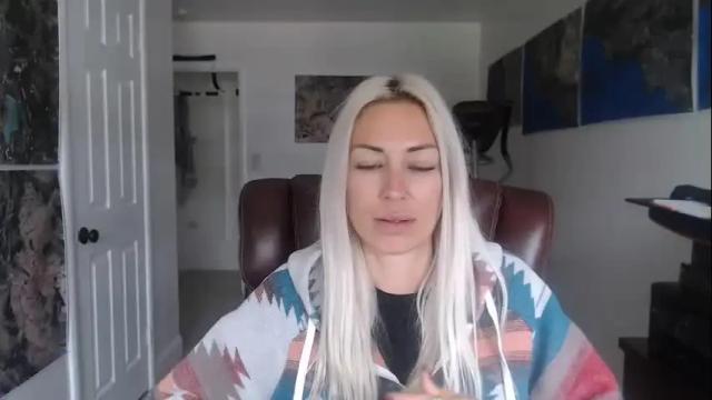 Image 3 of mollyxxxmoans Stream on Chaturbate on 15 months ago