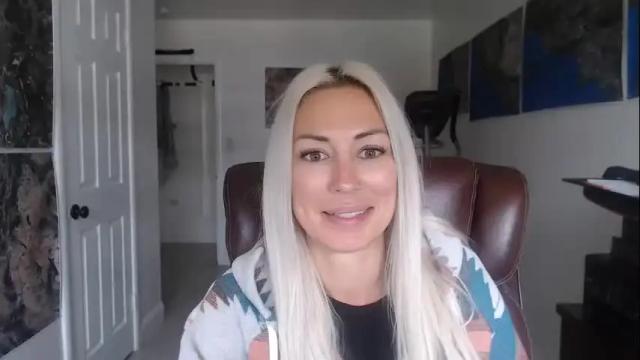 Image 4 of mollyxxxmoans Stream on Chaturbate on 15 months ago
