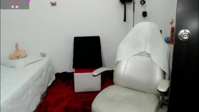 Image 4 of mom_17 Stream on Chaturbate on 8 days ago