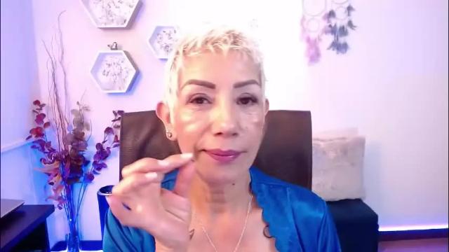 Image 3 of momdevora Stream on Chaturbate on 2 months ago