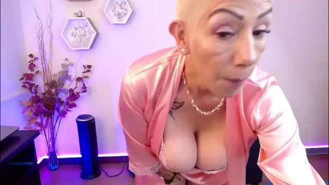 Image 10 of momdevora Stream on Chaturbate on 1 month ago
