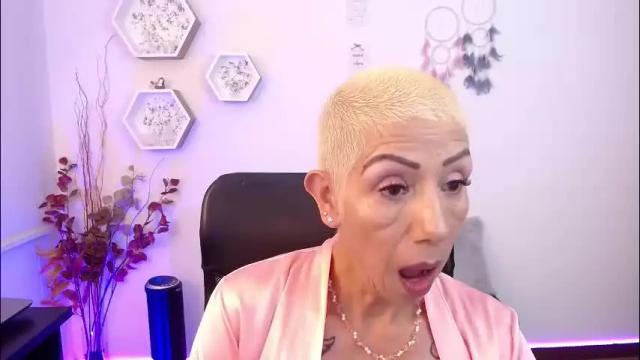 Image 12 of momdevora Stream on Chaturbate on 1 month ago