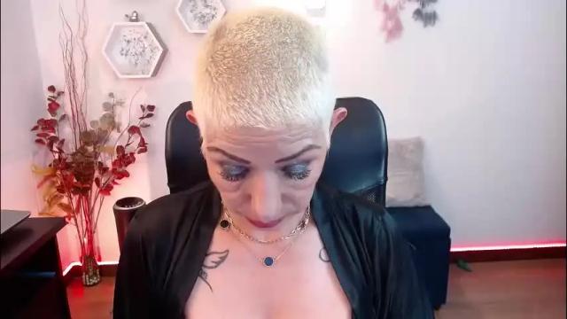 Image 7 of momdevora Stream on Chaturbate on 1 month ago