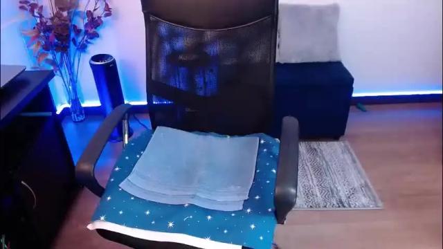 Image 10 of momdevora Stream on Chaturbate on 1 month ago