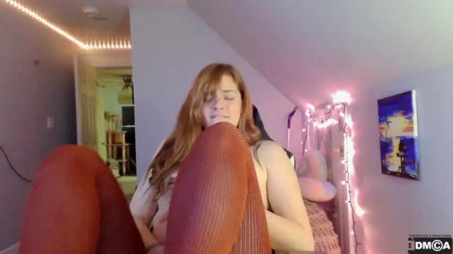 Image 11 of momentswithmae Stream on Chaturbate on 16 months ago