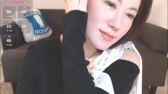 Image 2 of momo612238 Stream on Chaturbate on 1 month ago