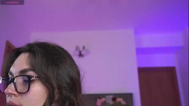 Image 2 of mona_lisss Stream on Chaturbate on 1 month ago