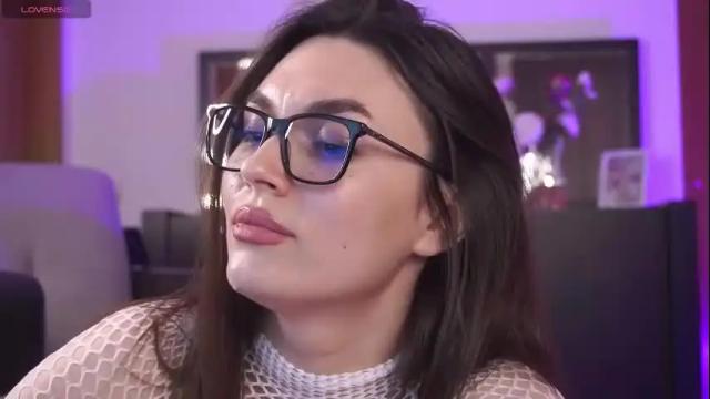 Image 11 of mona_lisss Stream on Chaturbate on 1 month ago