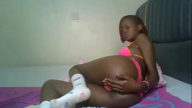 Image 7 of mona_luv Stream on Chaturbate on 26 days ago