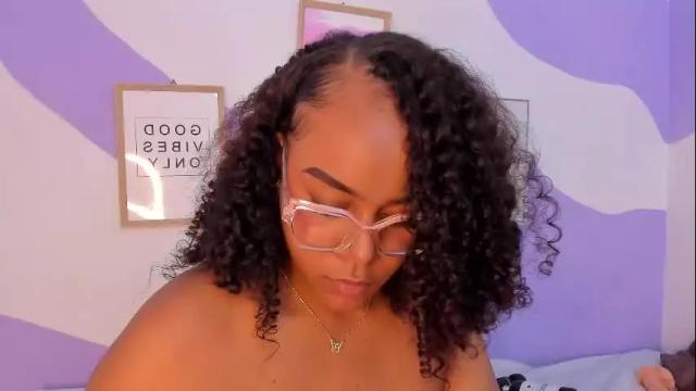 Image 4 of monaaxxx_ Stream on Chaturbate on 1 month ago