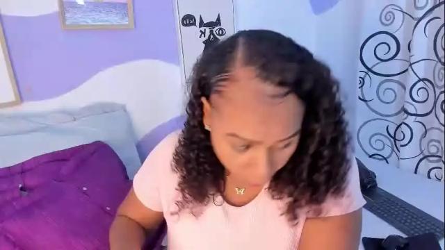 Image 3 of monaaxxx_ Stream on Chaturbate on 20 days ago