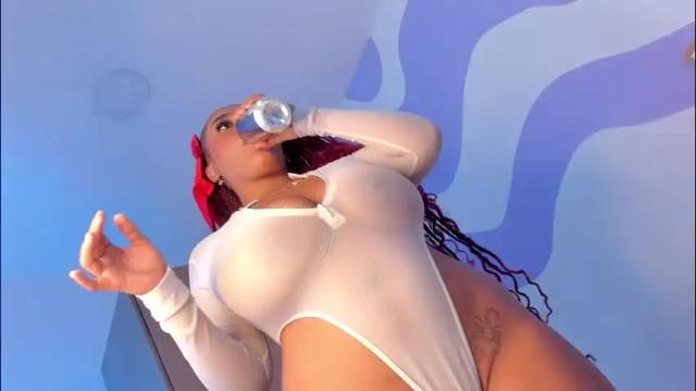 Image 3 of monaaxxx_ Stream on Chaturbate on 4 months ago