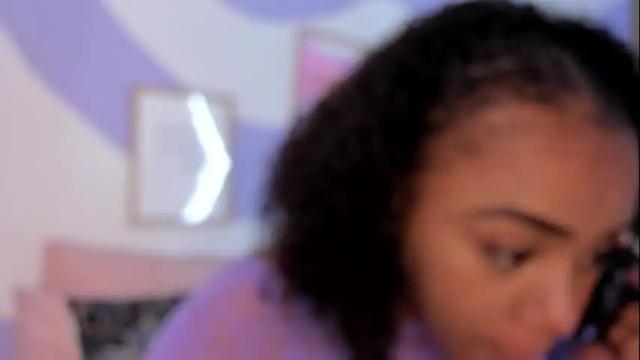 Image 2 of monaaxxx_ Stream on Chaturbate on 4 months ago