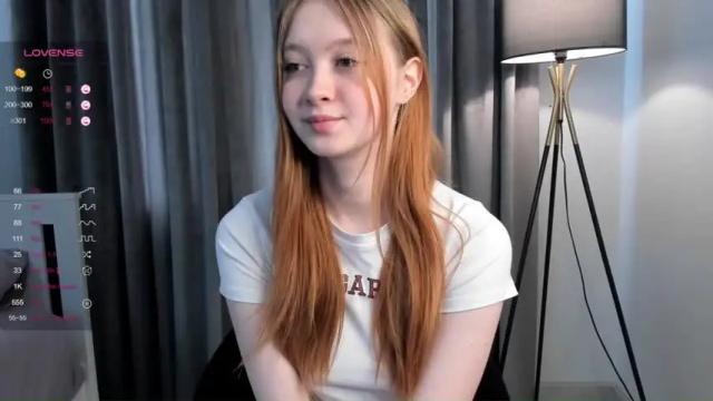 Image 3 of monabench Stream on Chaturbate on 19 months ago