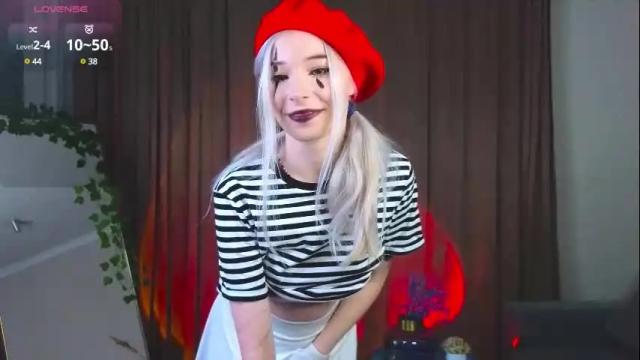 Image 3 of monahase Stream on Chaturbate on 1 month ago
