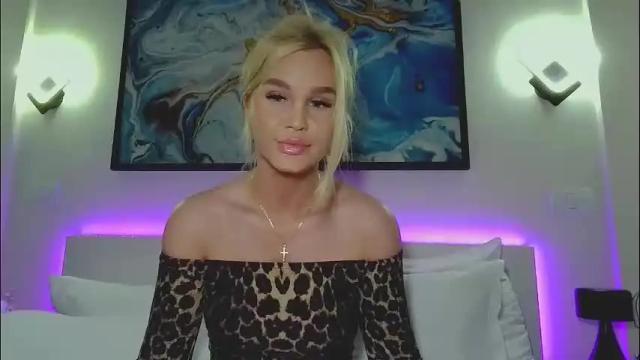 Image 12 of moni_ Stream on Chaturbate on 1 month ago