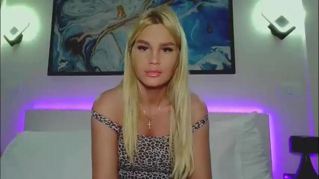 Image 2 of moni_ Stream on Chaturbate on 1 month ago