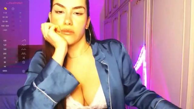 Image 12 of monica_panamera Stream on Chaturbate on 14 months ago