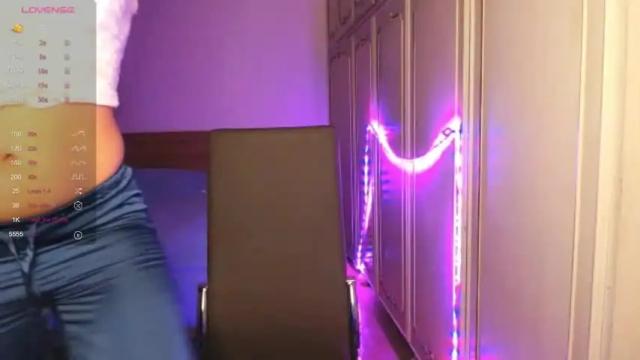 Image 4 of monica_panamera Stream on Chaturbate on 14 months ago