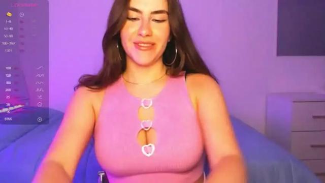Image 8 of monica_panamera Stream on Chaturbate on 14 months ago