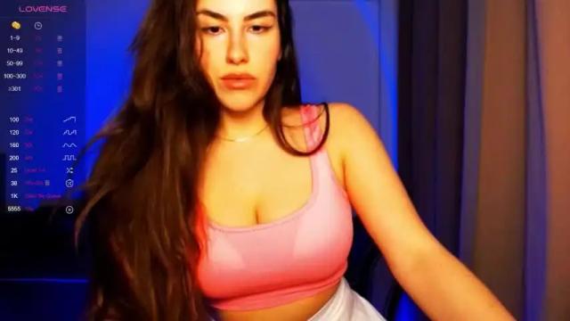 Image 4 of monica_panamera Stream on Chaturbate on 14 months ago