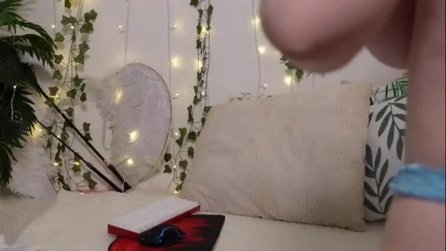 Image 12 of monicaasis Stream on Chaturbate on 25 days ago