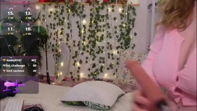 Image 3 of monicaasis Stream on Chaturbate on 1 month ago