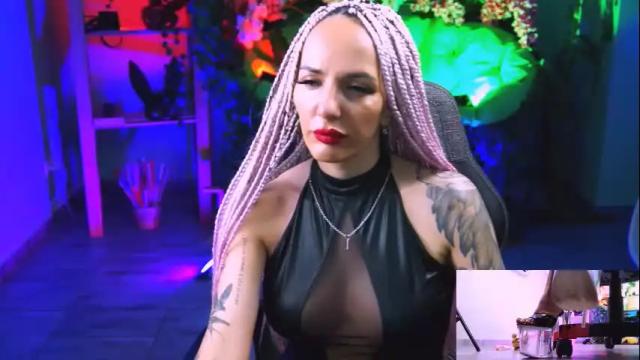 Image 4 of monicamaxwel Stream on Chaturbate on 1 month ago