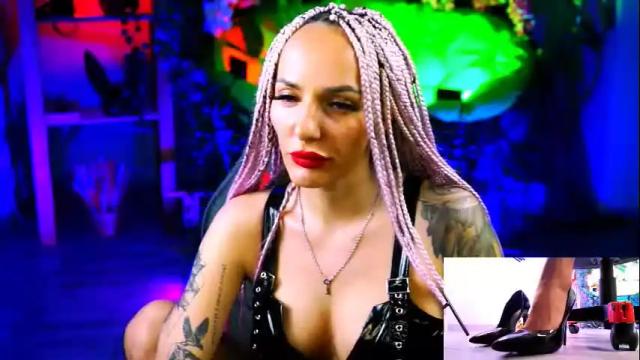 Image 12 of monicamaxwel Stream on Chaturbate on 1 month ago