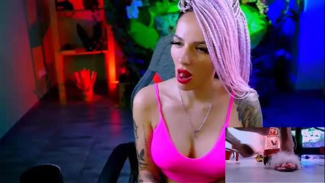 Image 12 of monicamaxwel Stream on Chaturbate on 12 days ago