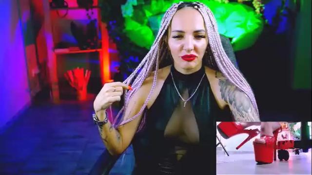 Image 12 of monicamaxwel Stream on Chaturbate on 5 days ago
