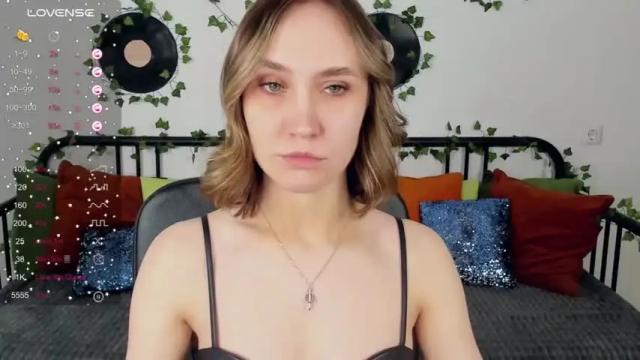 Image 2 of monicanavedo Stream on Chaturbate on 16 months ago