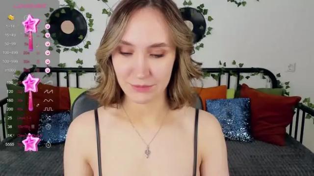 Image 3 of monicanavedo Stream on Chaturbate on 16 months ago