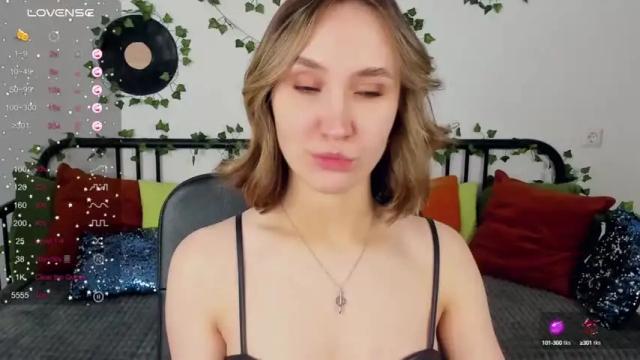 Image 8 of monicanavedo Stream on Chaturbate on 16 months ago