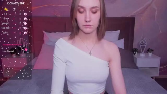 Image 2 of monicanavedo Stream on Chaturbate on 16 months ago